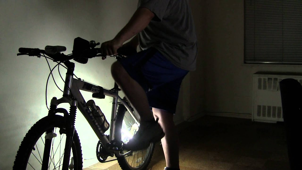 Bike Light Beam Pattern Demo & Comparison ( White Wall ) YouTube
