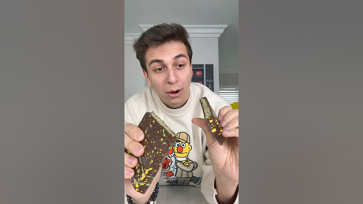 Trying the VIRAL DUBAI CHOCOLATE BAR 🍫😳 #chocolate #food #foodie #dubai #dubaichocolate #shorts