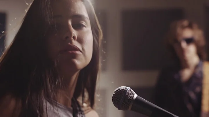 Laura Galindo - Summertime [Official Music Video]