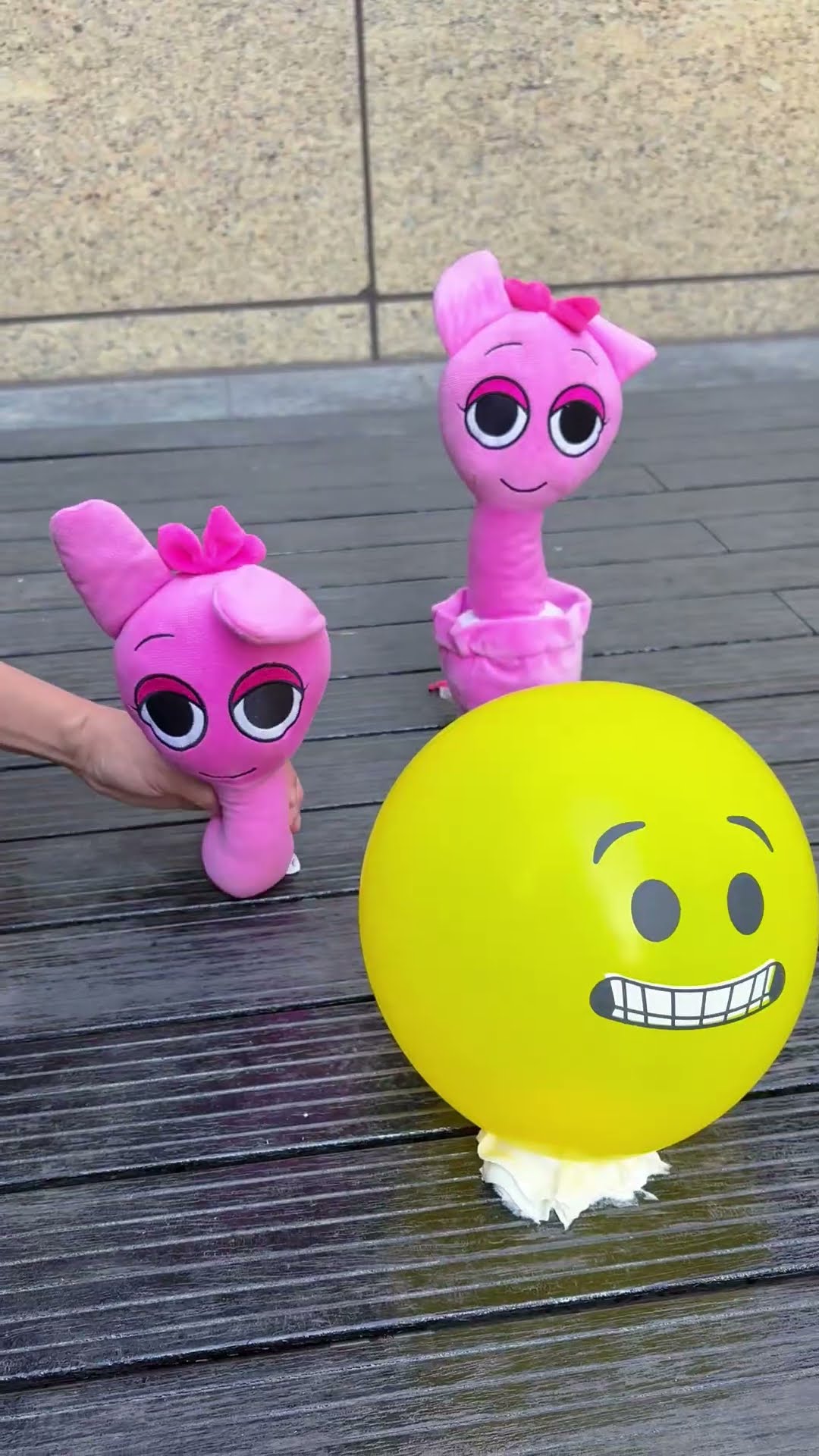 mom can I get the balloon?