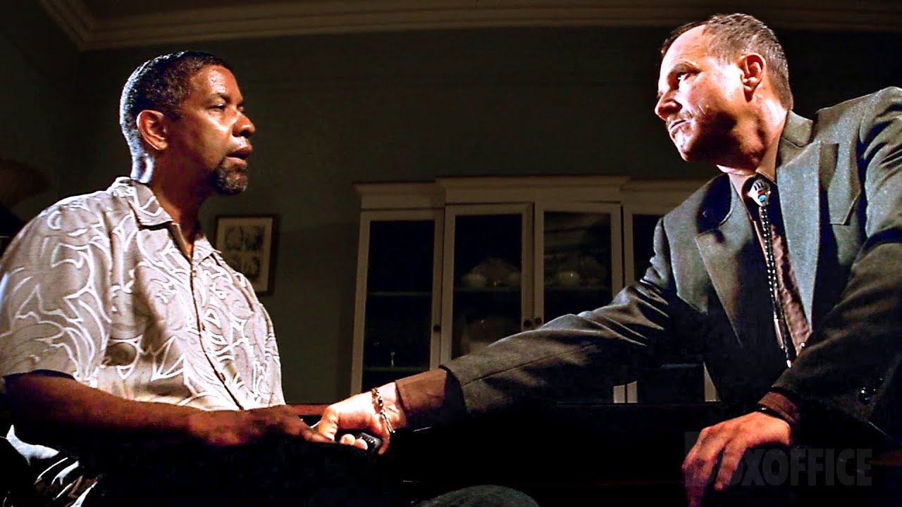 Denzel plays russian roulette with his rocks | 2 Guns | CLIP