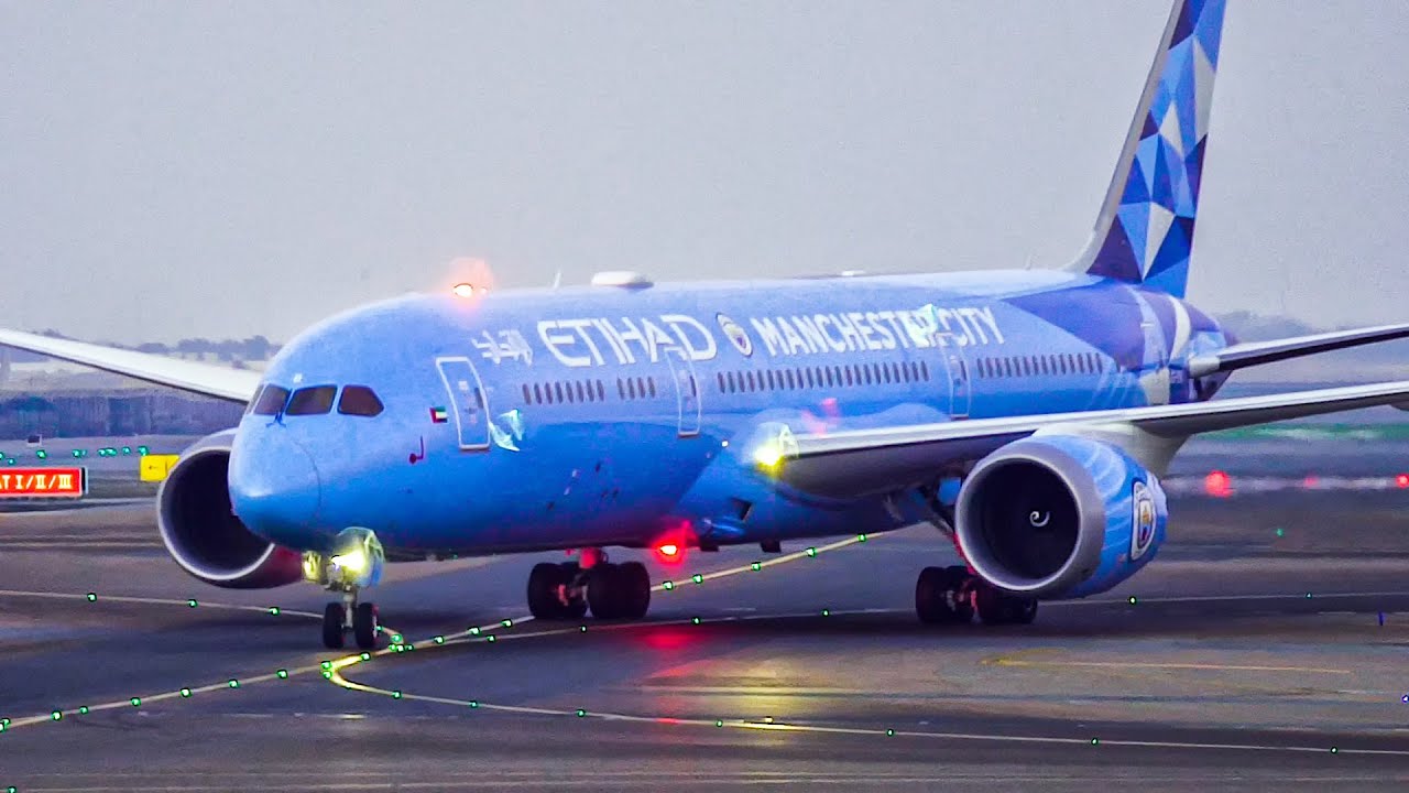 Traffic  at Abu Dhabi Airport | حركة الطيران في مطار أبوظبي