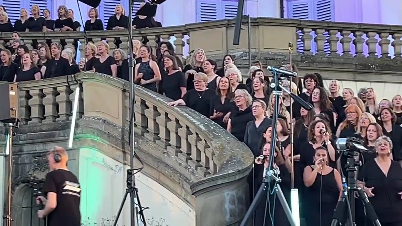 One Day - Gospel im Osten an Schloss Solitude 2024 (09)