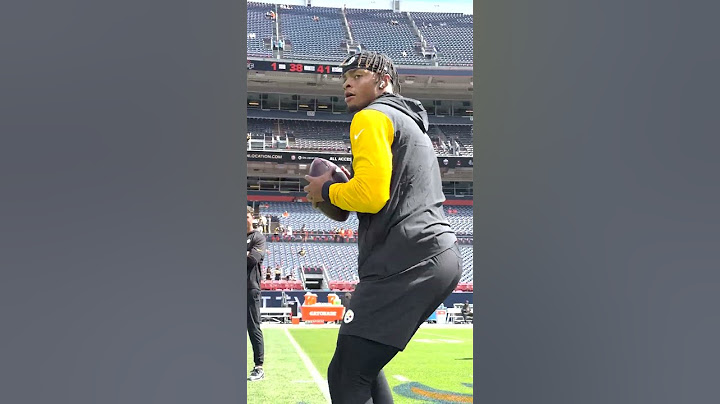 Justin Fields warming up for #PITvsDEN 🔥 #steelers #nfl #shorts
