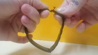 How to open/ close the Pure Links Titanium bracelet