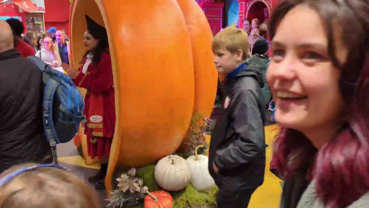 WALKABOUT: Hamleys, London