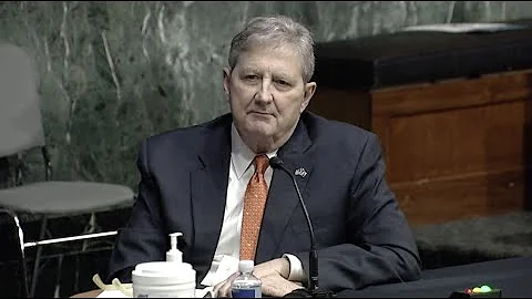 Kennedy questions former USCIS official on border crisis