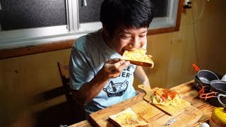 崩壊のナポリタンと刺激的なガーリックトースト[廃墟飯]