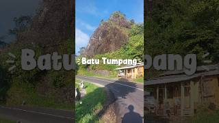 Sepanjang jalan batu  tumpang