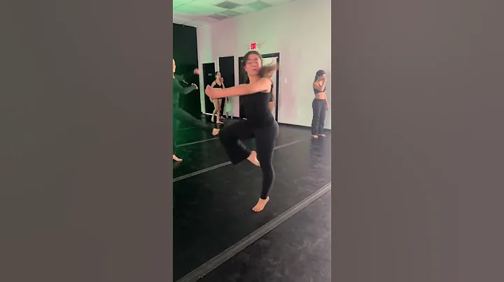 pirouette combo across the floor!! amazing!! 🩰✨ credits to #pirouette #jazzdance #ballet thumbnail