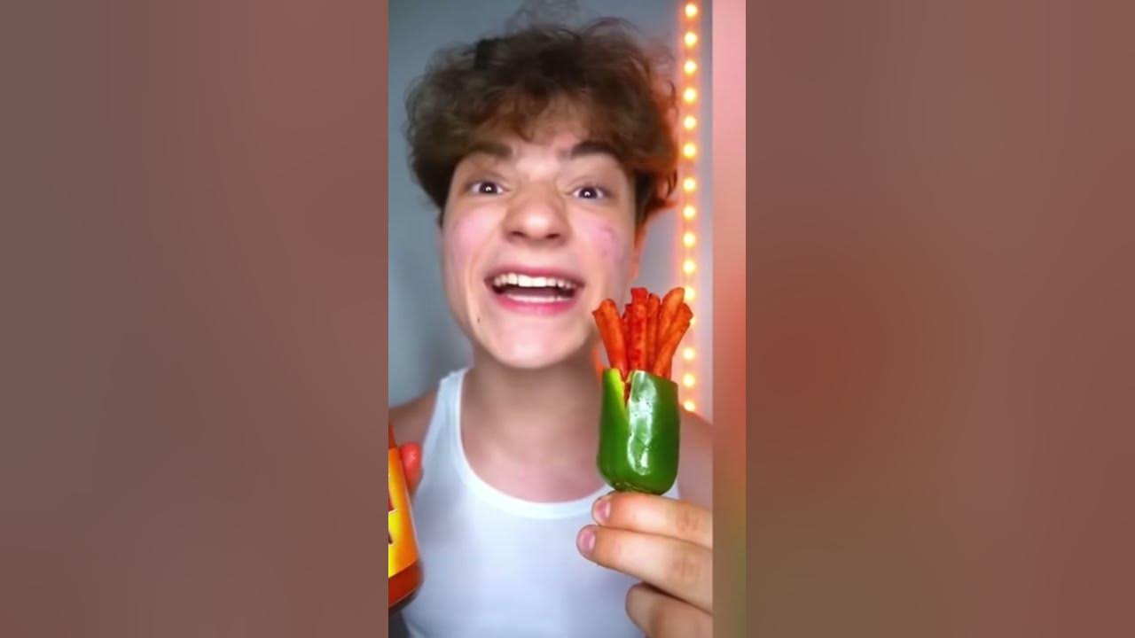 when-other-people-eat-spicy-food-vs-when-i-spicy-food-youtube