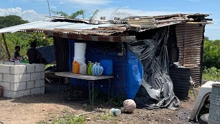 Increíble pero aquí vive una madre viuda con 4 niños en extrema pobreza/ esto parte el