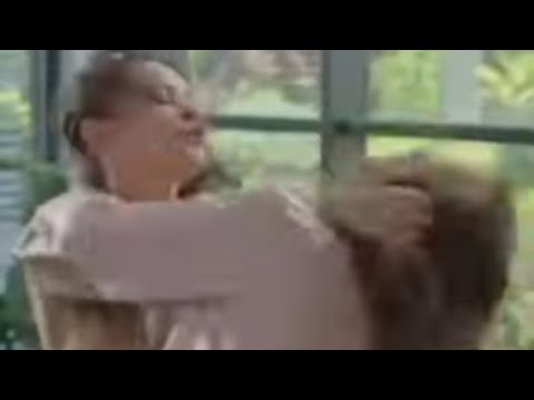 اذي يامور يوكسال تقبل تمثل المشهد ده وتعمل كده في نفسها في مسلسل عقد الحب