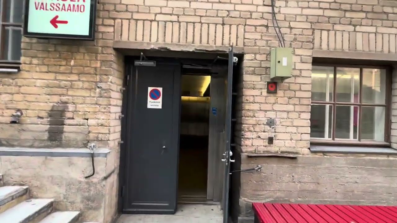 1942 KONE (1st mod. 2001 S:ler) (2nd mod. 2020 Espoon Hissi) tr. fr. elev. @ Kaapelitehdas, HKI, FI