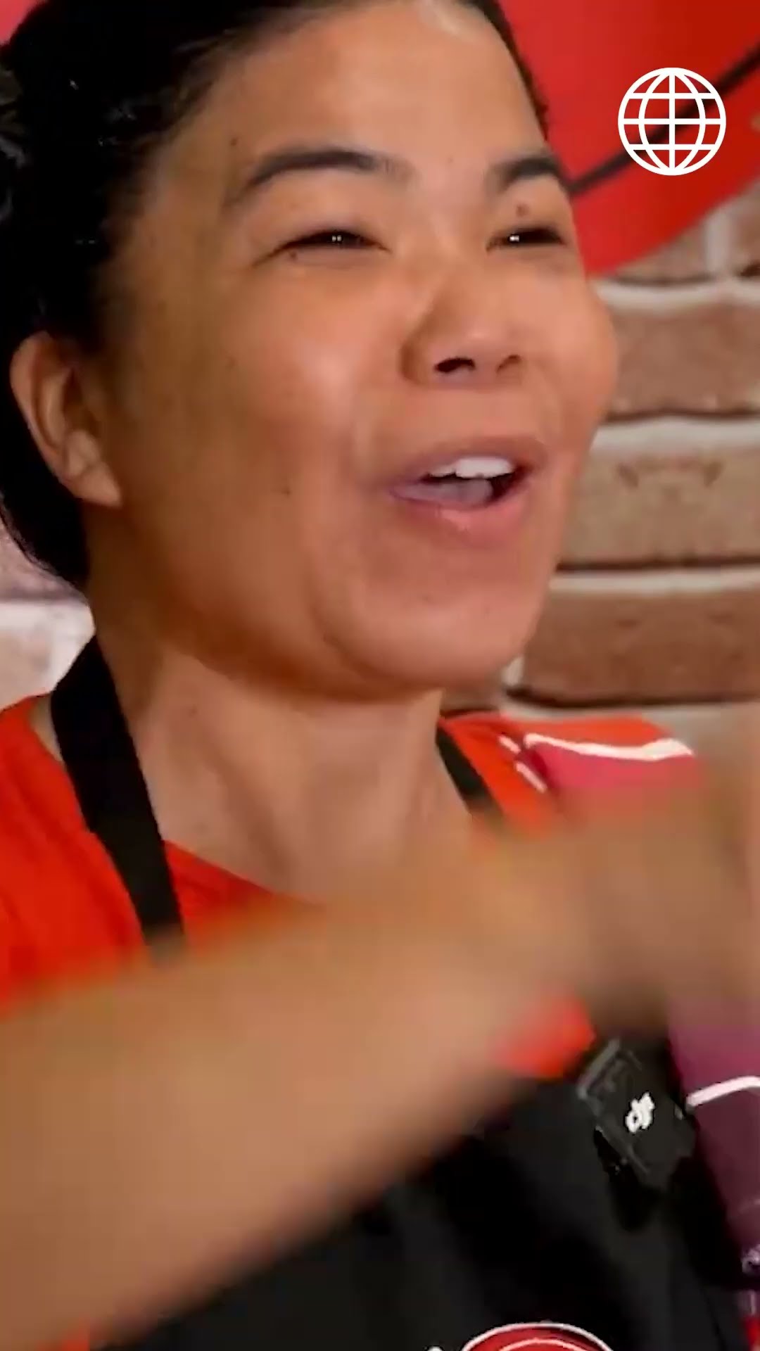 EN LA MESA | La chinita Li challenged Jazmin for the chifa | #shorts