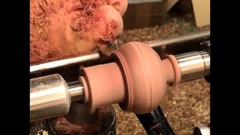 Richard Findlay turning a Mikros ONE grip