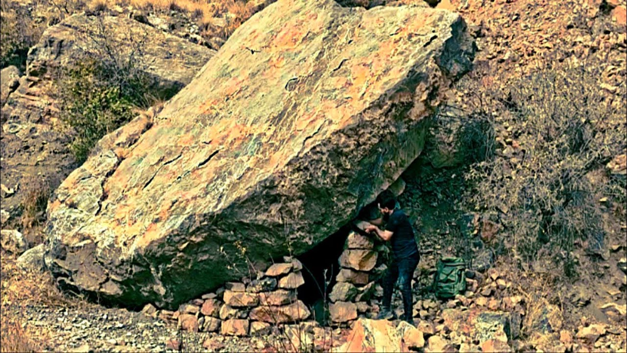 Bushcraft in the Realm of Rock Giants: Exploring Hidden Shelters and Survival Skills