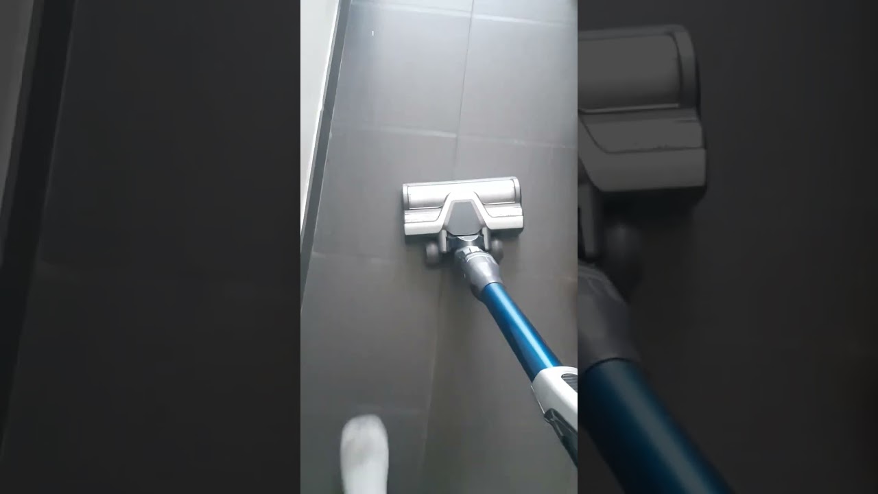 Rowenta airforce flex 760 shoots dirt