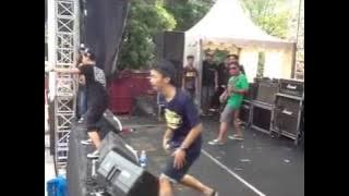 KMZERONINE - Figh for Life & Kill Your Fuckin Hardcore Trend live at Smadagaskar (2013)