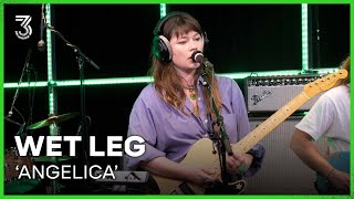 Wet Leg speelt 'Angelica' | 3FM Live Box | NPO 3FM