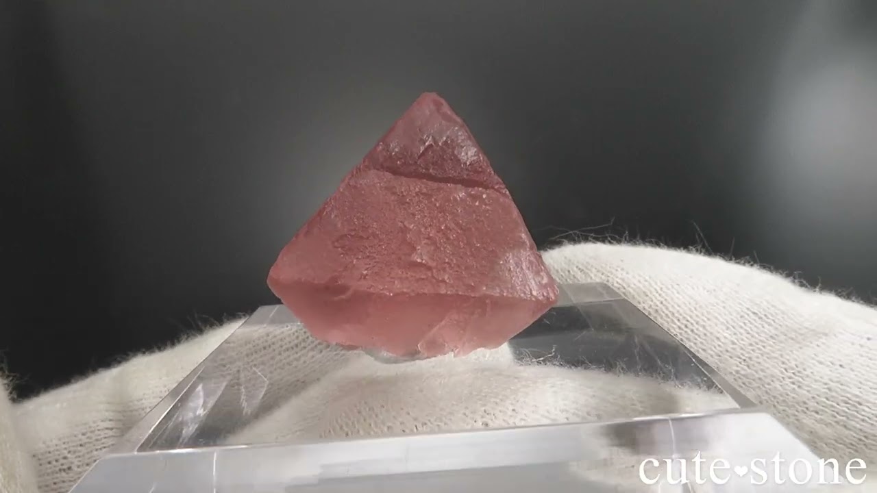 フランス モンブラン Aiguille Verte産 ピンクフローライトの原石 No