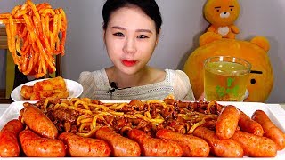 [Eng Sub] Stir-fried Spicy Chitterlings, Sausages and Udon Noodles Mukbang Eating Show