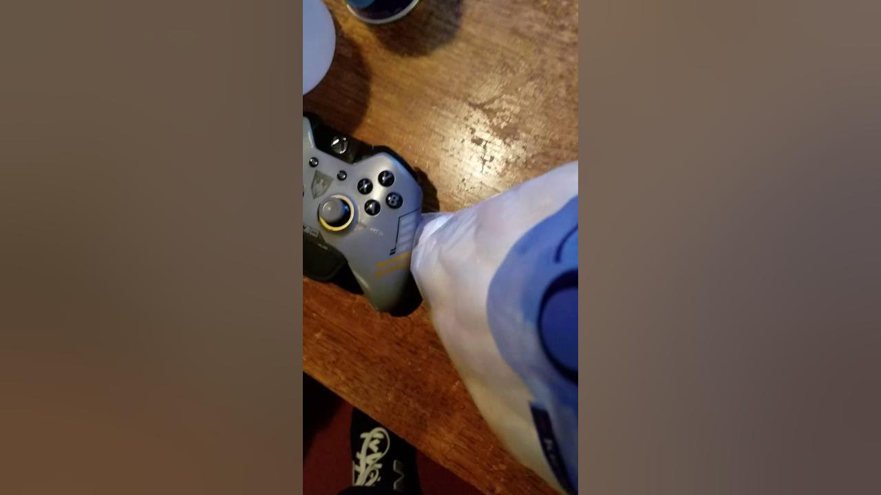 How to clean your Xbox One controller and stop your buttons from