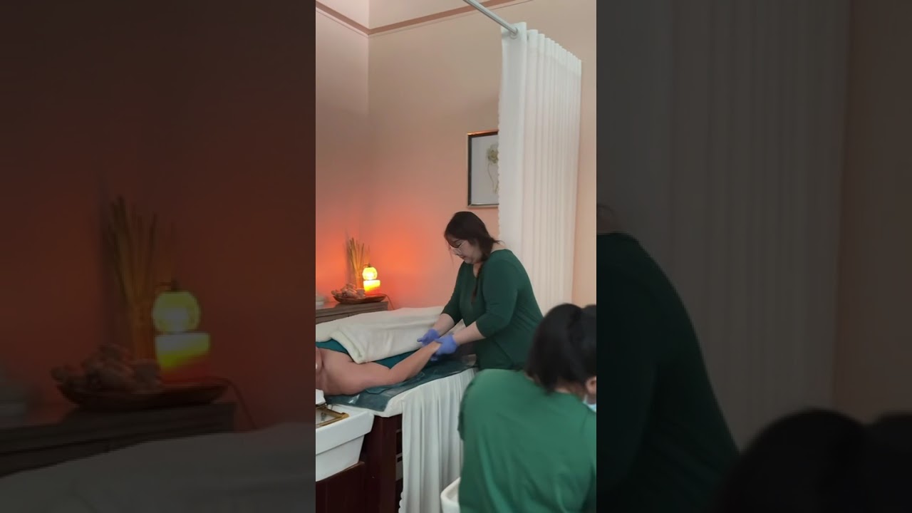 𝗘𝗻𝗰𝗵𝗮𝗻𝘁𝗲𝗱 𝗕𝗲𝗮𝘂𝘁𝘆 𝗟𝗼𝘂𝗻𝗴𝗲