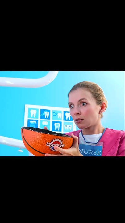 Цуценя в мячі - YouTube