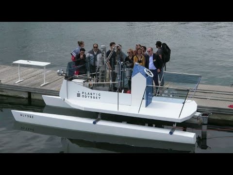 Un bateau qui navigue... au plastique