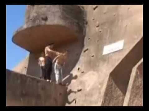 www.parkour.pt the founder of parkour, shows how itÂ´s done. parkour performed by david belle music "Show Me How To Live" - Audioslave this is not crazy jumpi...