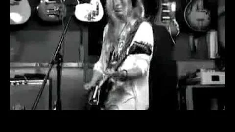 Allison Robertson (The Donnas) Guitar Solos