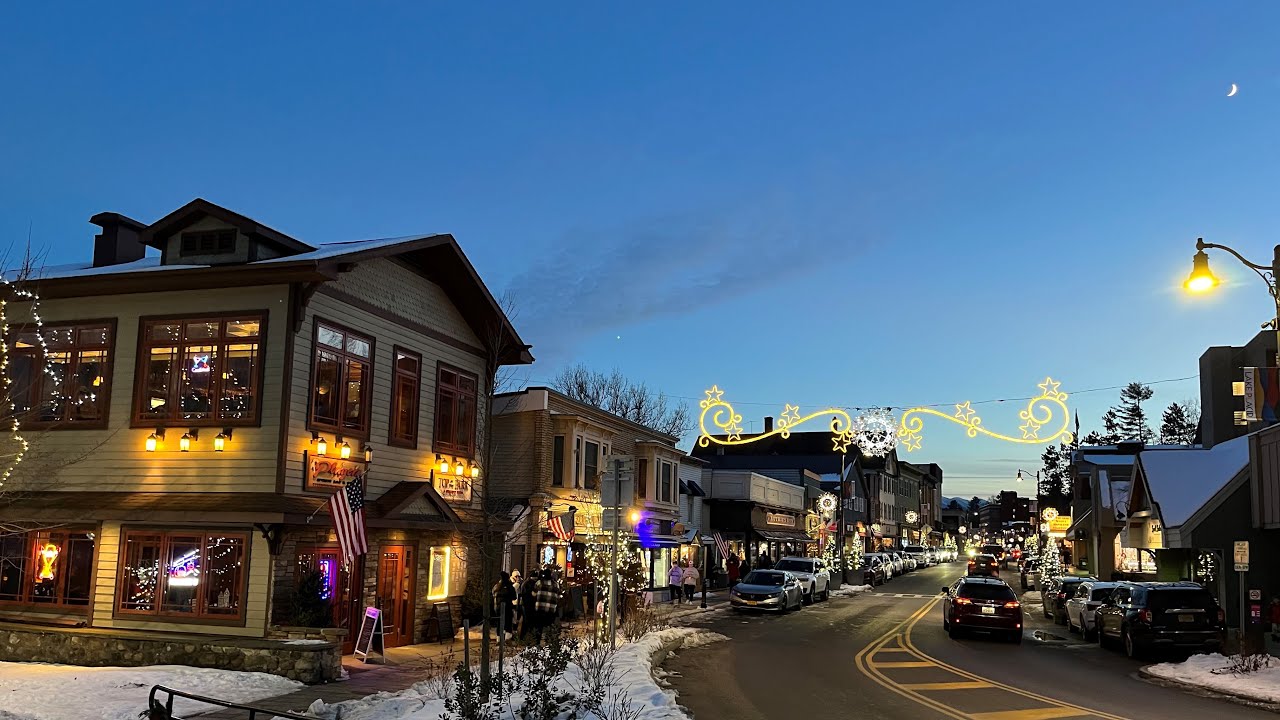 Christmas Lights Walk - Main Street Lake Placid NY (12/16/2023) - YouTube
