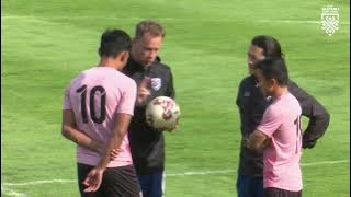 War Elephants in training under the watchful eyes of coach Alexandre Pölking #AFFSuzukiCup2020