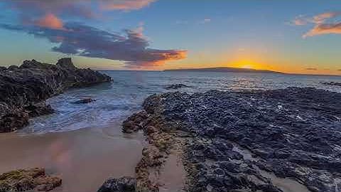 8 HOURS of Fascinating Sunset over the Tropical Beach with Calming Waves Sounds 4K UHD