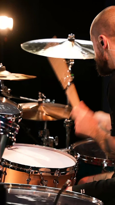 Eloy Casagrande performs Isolation by Sepultura