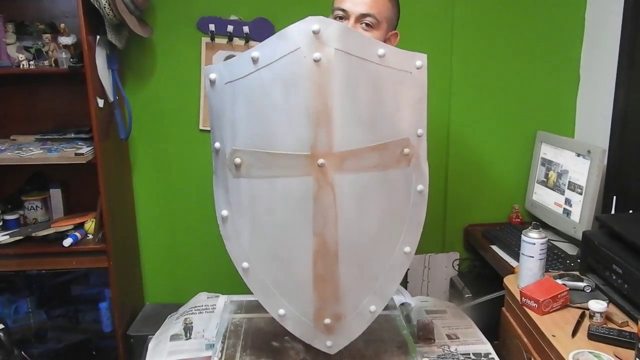 como hacer escudo de cartón ( de armas tomar ) - YouTube