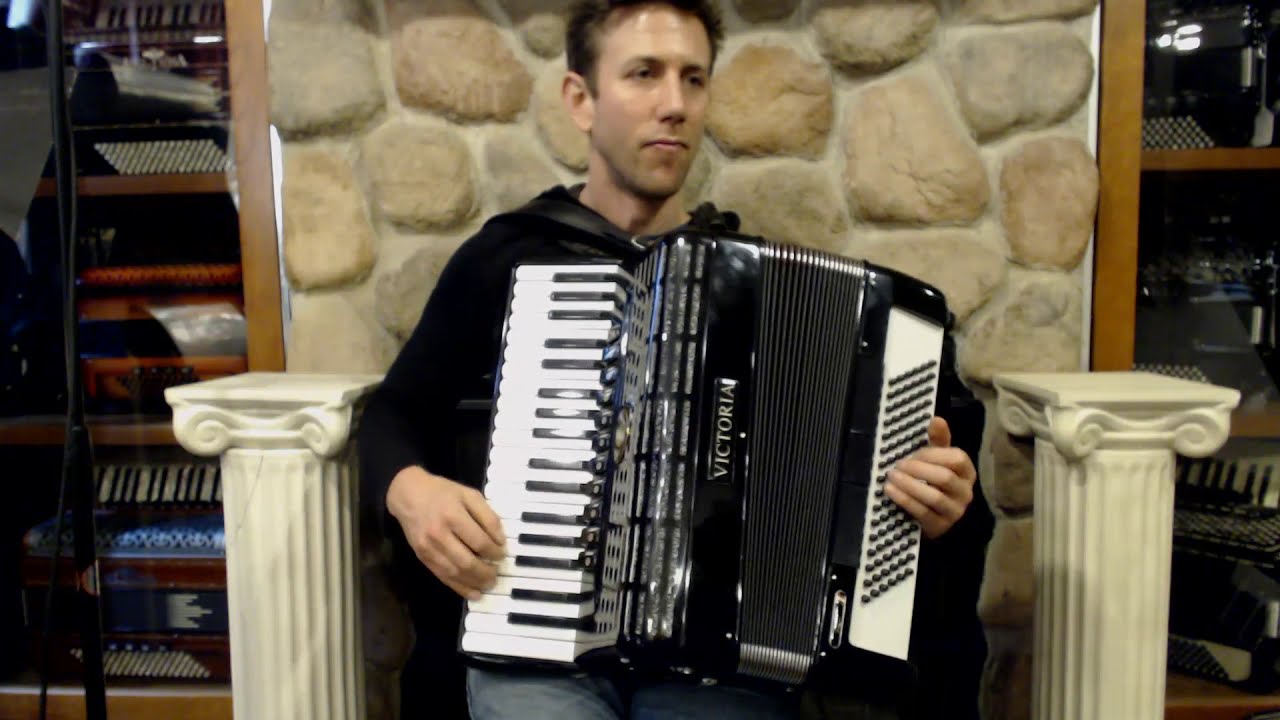 VICTORIA アコーディオン Super 37鍵96ベース HMML 2916 - Black Victoria Super Piano Accordion LMMH 37 96 $2999 - YouTube