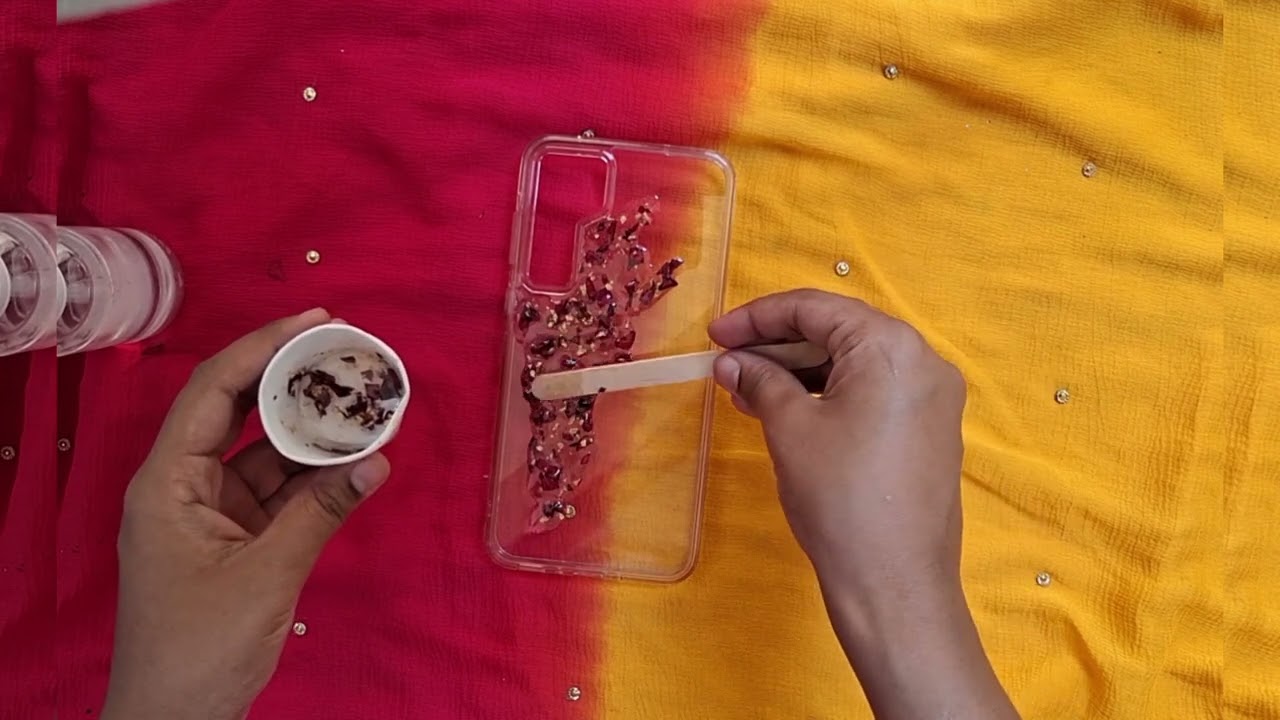 Rose Petals Resin Phonecase 🌹 