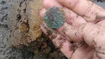 The Amazing Drained Lake Part 2 #44  A "Real" Gun!! #MetalDetecting #SpanishSilver #Mass