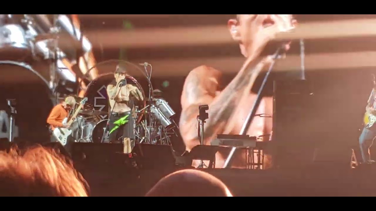 Red Hot Chili Peppers Me My Friends Seattle 8 3 22 Youtube