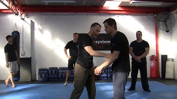 Developing power punches at short range - Compressing wave strikes