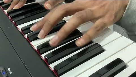 e flat/d# minor 1st inversion cadence