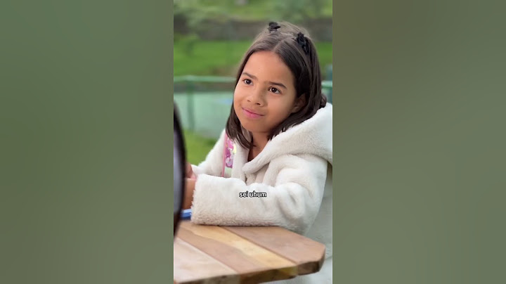 Ela esconde gostar do jogador da escola!