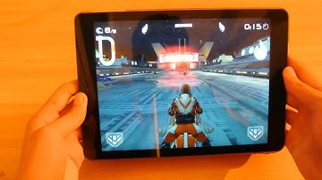 iPad Air Jailbroken iOS 7.0.4 Riptide GP 2 Gameplay