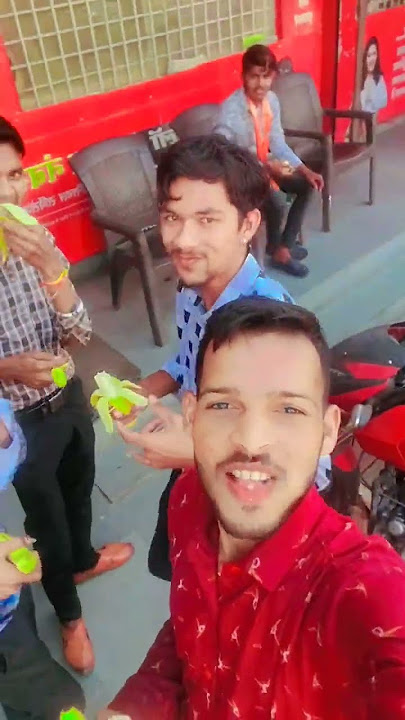 Kela party in bhopal 😄😄😄😄 #banana #party.   https://g.navi.com/ZxyMm
