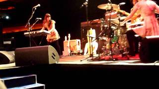Le Butcherettes - Tainted in Sin Live @ The Palladium 12/1/11