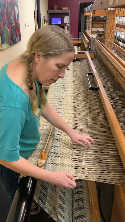 Weaving a Luxor Rug at Auda Sinda.