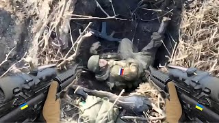 Horrible! Ukraine marines brutally shoot Russian soldiers in trenches