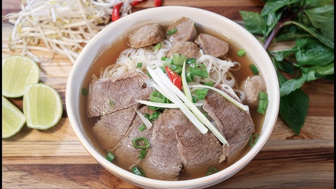 Cách nấu phở bò chín thơm ngon đúng vị tại nhà